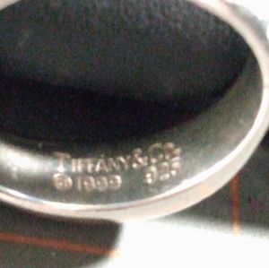 Tiffany and Co. Twisted Dome Ring! ❤️